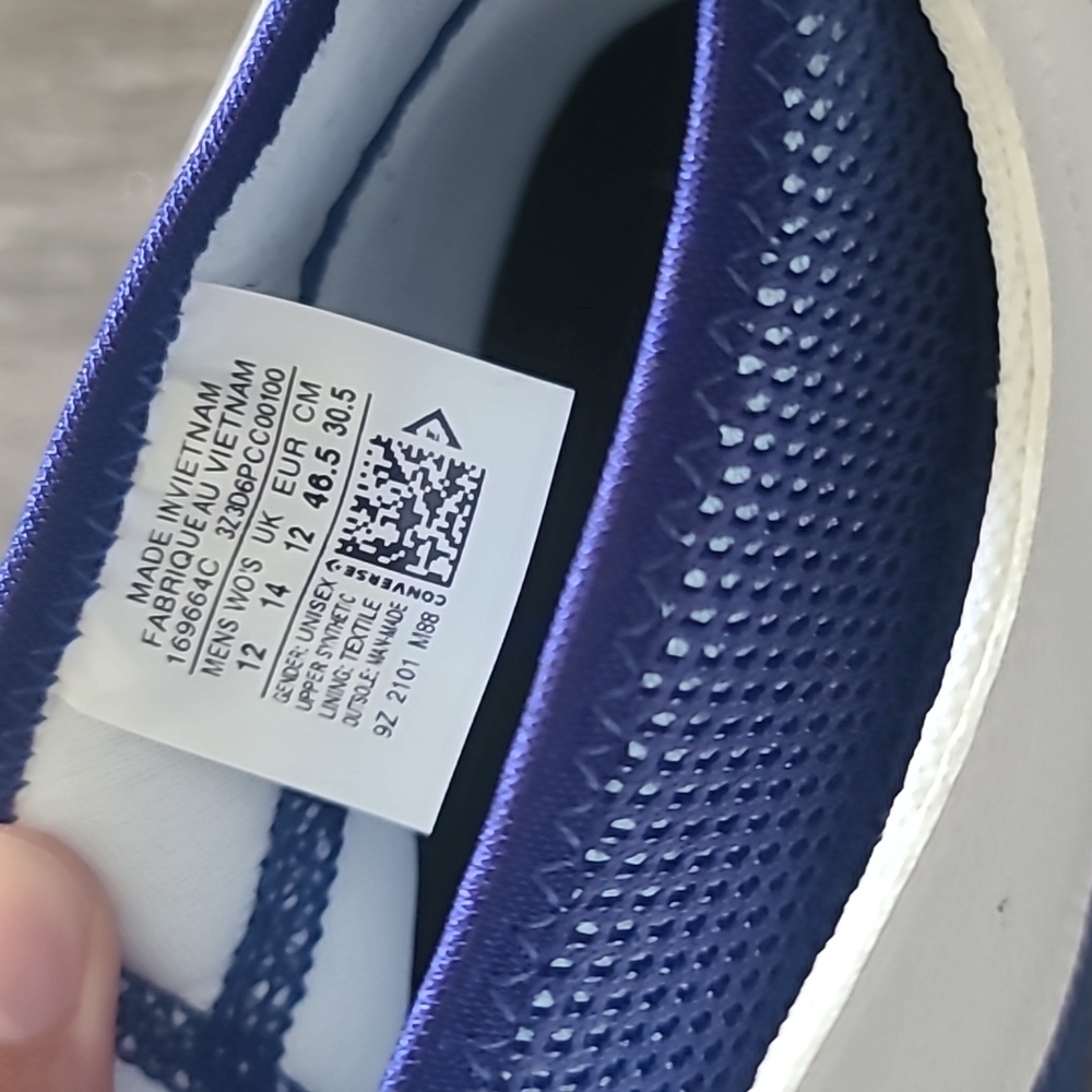 Converse - Picture 3 of 4